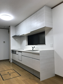キッチンリフォーム　LIXILシエラ　明るく清潔感あるキッチン アイキャッチ画像